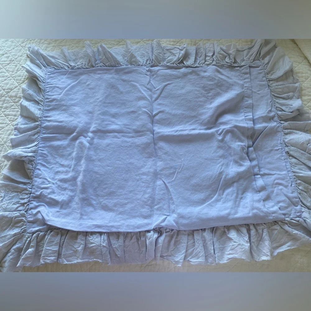 Pair of Matteo Tat Linen Queen Sham